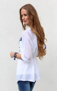 blouse-met-kanten-print-blauw-en-wit