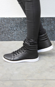 sneakers-zwart-musthaves