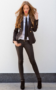 blazer-met-goudkleurige-knopen