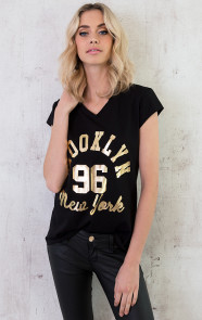 gouden-tekst-op-shirt