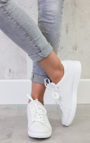 witte-sneakers-dames