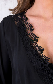 blouses-met-kant-zwart