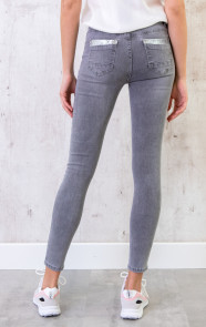 skinny-jeans-grijs