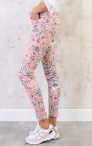 skinny-jeans-met-bloemenprint-1