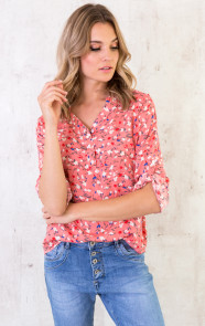 roze-blouses-met-bloemenprint