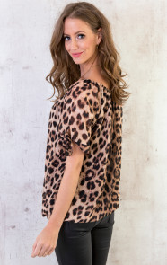 off-shoulder-leopard-print-tops