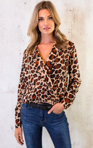 overslag-blouse-met-giraffeprint