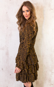 cheetah-laagjes-jurken-okergeel