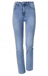 High-Waisted-Straight-Jeans