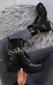 BUCKLE-CHAIN-BOOTS-BLACK1