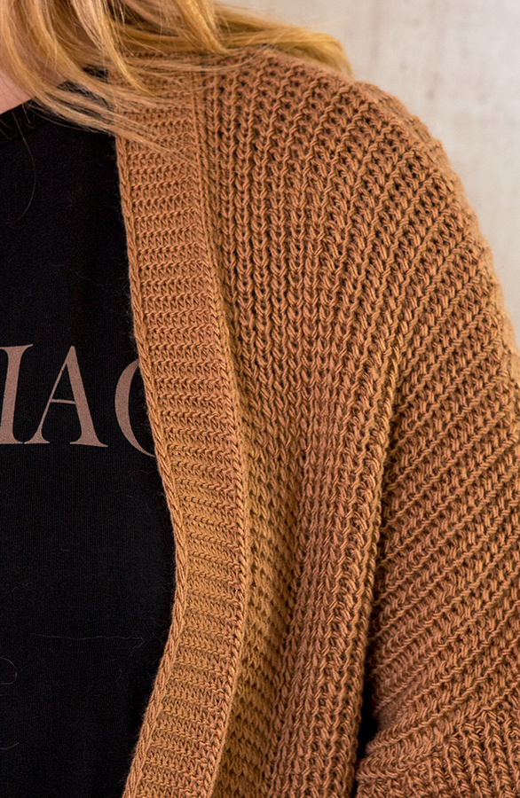Lang-Gehaakt-Pocket-Vest-Camel-2