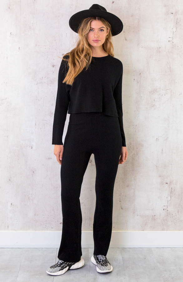 Rib Flared Set Zwart | fashionmusthaves.nl