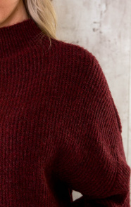 Knitted-Sweater-Bordeauxrood-2