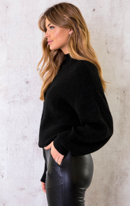 Knitted-Sweater-Zwart-4