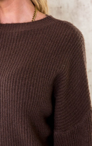 Soft-Knitted-Sweater-Choco-7