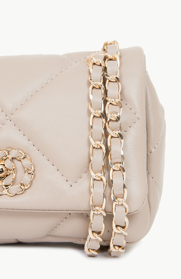 Quilted-Chain-Bag-Beige-2