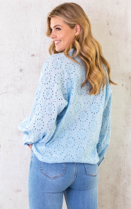 Katoenen-Embroidery-Oversized-Blouse-Babyblauw-4