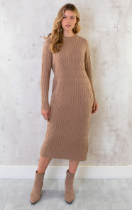 Knitted-Dress-Kabelpatroon-Camel-1