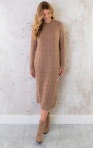 Knitted-Dress-Kabelpatroon-Camel-2