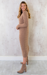Knitted-Dress-Kabelpatroon-Camel-4