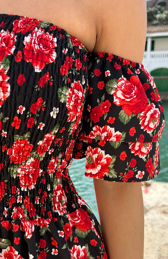 Off-Shoulder-Rozen-Jurk-close