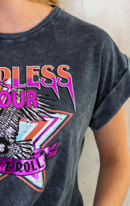 Stonewash-T-shirt-Fearless-Tour-Lila-1