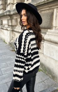 Boho-Knitted-Sweater-Zwart-4