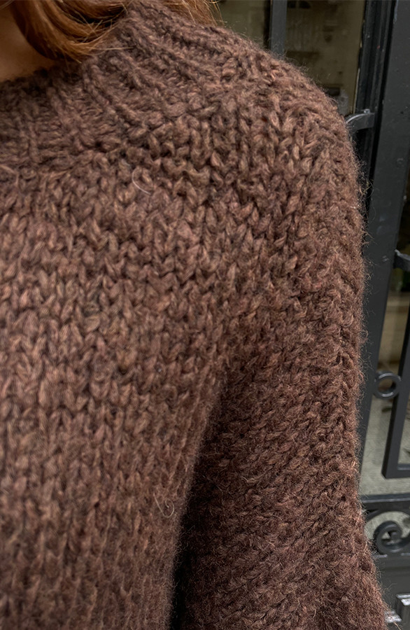 Soft-Oversized-Trui-Choco-7