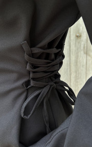 Blazer-Met-Strik-Detail-Zwart