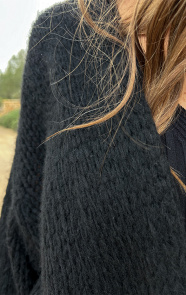 Oversized-Knitted-Vest-Zwart-6