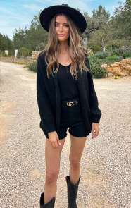 Oversized-Knitted-Vest-Zwart-7