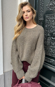 Soft-Oversized-Trui-Latte-55-6