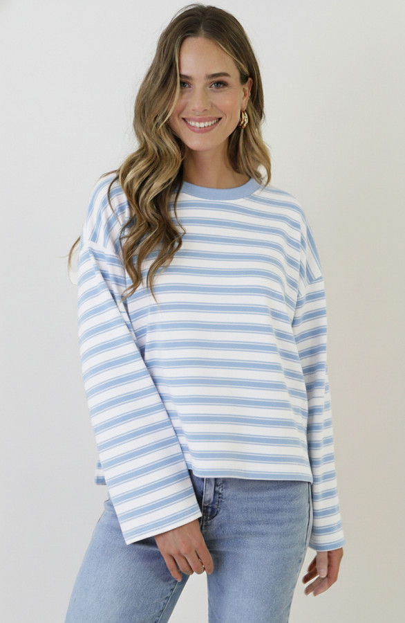 Oversized-Strepen-Top-Viscose-Baby-Blue-3