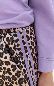 Leopard-bies-lila-Oversized-longsleeve-lila-4